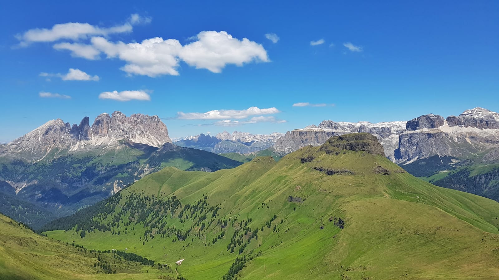 La splendida vista che si può godere, a piedi e come parte del percorso Hike & Bike