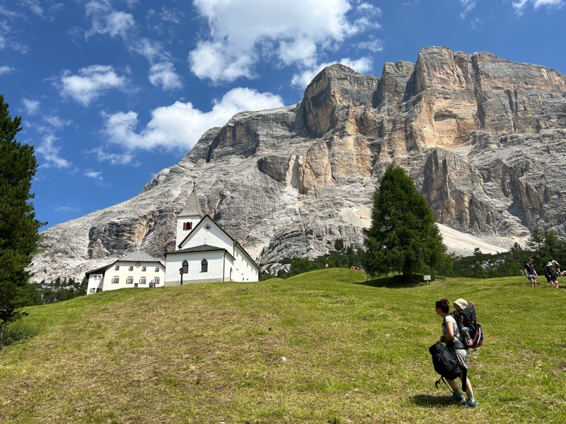 Santuario de La Crusc, a quota 2045 metri