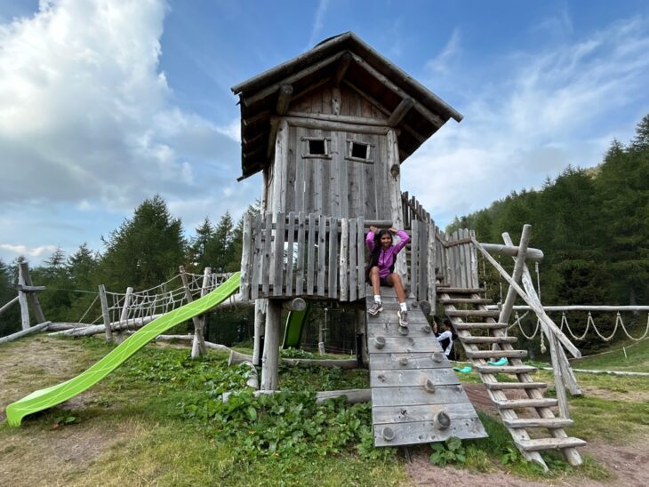 Il parco giochi di Malga Castrin è un vero e proprio parco avventura!