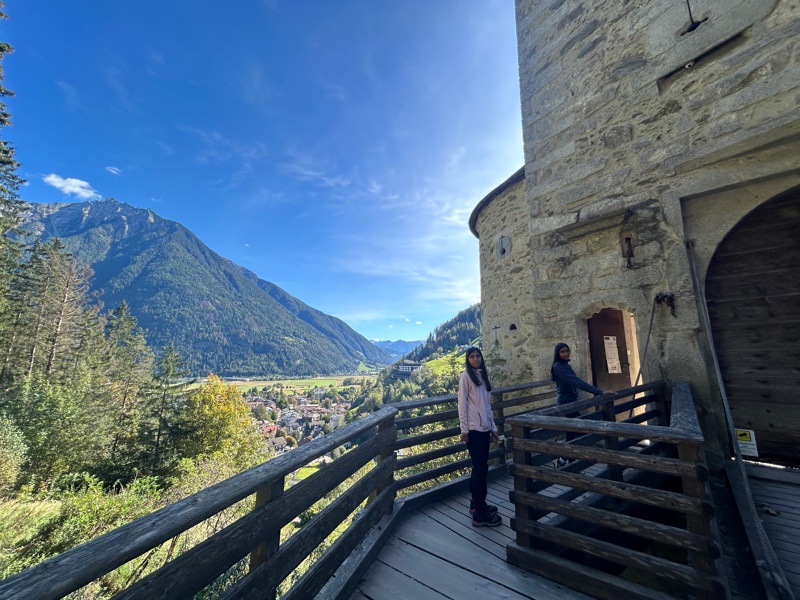 Castel Tures domina l'abitato di Campo Tures